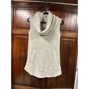 LOA gray sleeveless turtleneck sweater size small